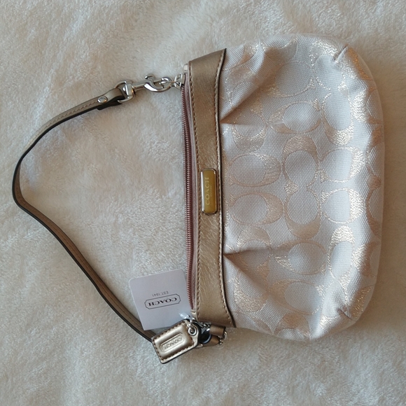 New COACH Signature Wristlet Lurex Gold Metallic Medium Pleated Rare Metallic - Picture 2 of 9